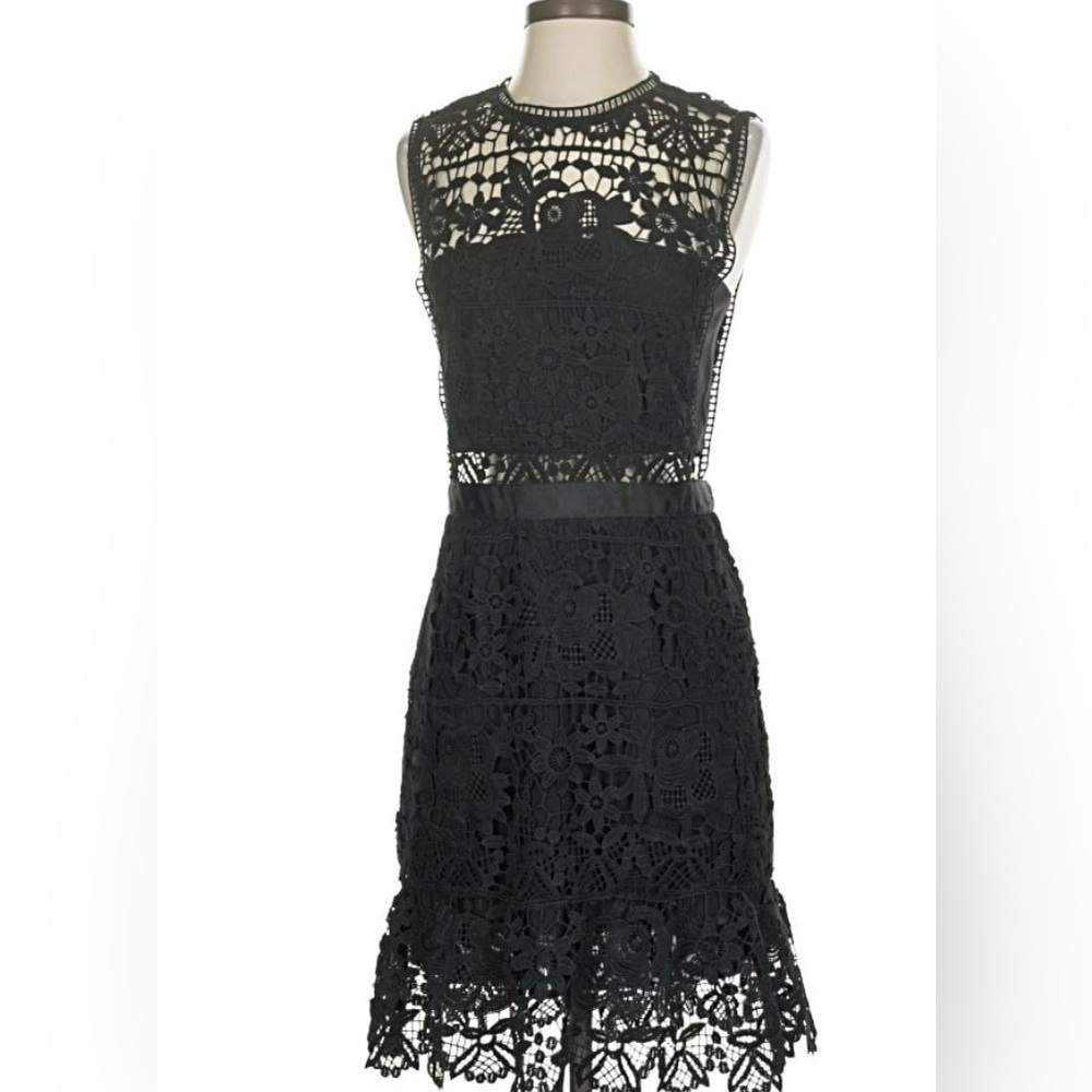 BeBe Elegant Black Lace Dress